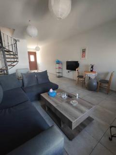 Seafront two-storey house in Kardamyla - 7