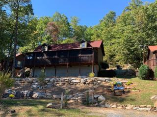 Walk to Lake Lure Chimney Rock from Autumn Splendor Cabin - Lake Lure - 6