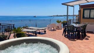 Miriam Sea Front Apartment Jacuzzi - 7
