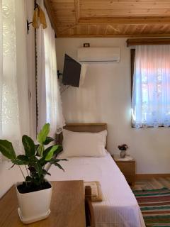 Arben Qemeri Guest House - 1