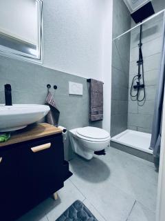 Traumhaftes 1-Zi Apartment mit Gartennutzung Nähe Krefeld HBF - Krefeld - 3