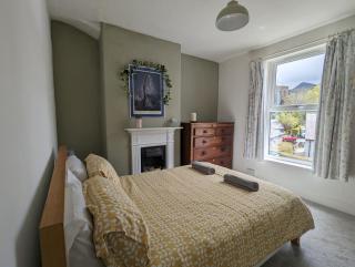 Perfect for Snowdon. Groups, families+dogs welcome - 0