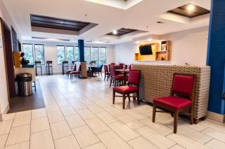 Holiday Inn Express Hotel & Suites Goshen by IHG - 1
