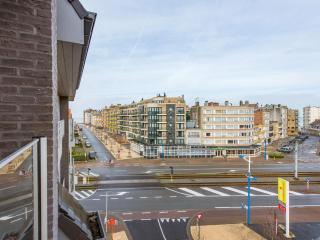 Apartment in Belgium near Zeedijk Beach - Koksijde - 3