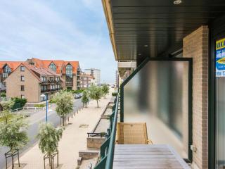 Apartment by the Sea in Belgium with Balcony - Koksijde - 4