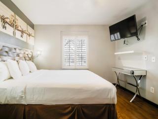 Lions Gate Hotel - Sacramento - 3