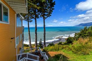 Breathtaking Oceanview! by OceanviewHotTubs Oceanfront! Shelter Cove CA Tesla EV station - Shelter Cove - 5
