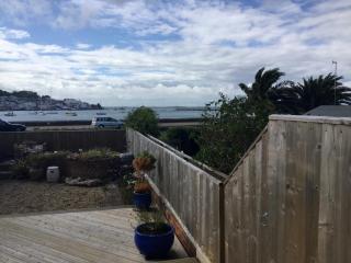 Cozy coastguard cottage with sea views - 9