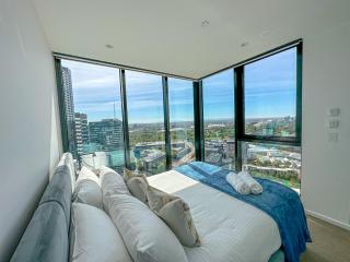Fantastic 3 Bedroom Apartment in Southbank - 4