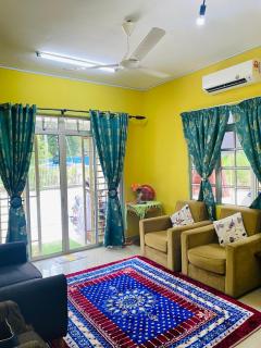 Homestay Zalida C Musleem - Kampong Alor Gajah - 0