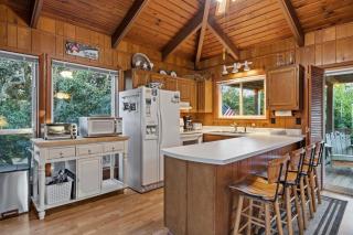 Dogwood Treehouse home - Pine Knoll Shores - 2