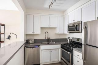 Santa Monica 1BR w Rooftop nr Santa Monica Pier LAX-297 - 5