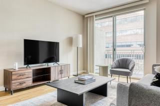 Downtown 1BR w Pool WD Gym nr 7th St Metro LAX-605 - Los Angeles - 0