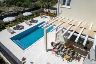 Villa Ora with Heated pool, Whirlpool, 4 bedrooms - Grohote - 2