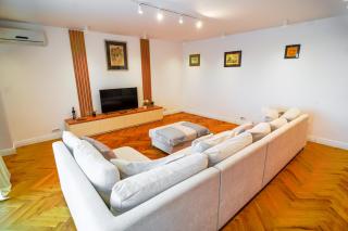 Luxury Central Park Apartment - Bucharest - 2