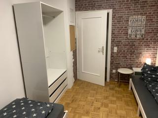 Mainpark Apartment 4 Schlafzimmer bis zu 10 Personen direkt über AschaffApartment bei Aschaffenburg - Mainaschaff - 4