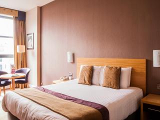 City Hotel - Derry - 3