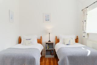 Cobblestone Cottage - 3