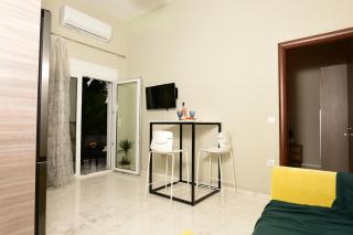 Jasmine Garden - Green Yard - 1