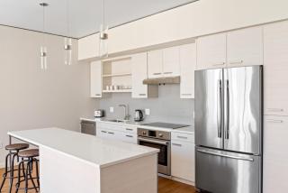 Downtown 1BR w Gym WD BBQ nr Dining Shops SEA-404 - 4