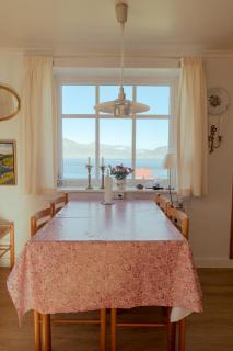 Lovely 4-BR house / Sea view / Nature - Oyndarfjørður - 7