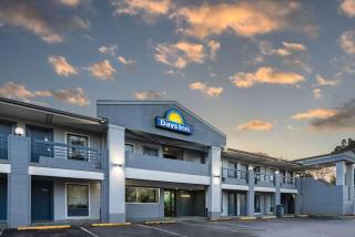 Days Inn by Wyndham Raleigh Glenwood-Crabtree - Raleigh - 6