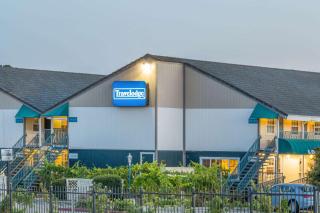 Travelodge by Wyndham Fairfield/Napa Valley - 9