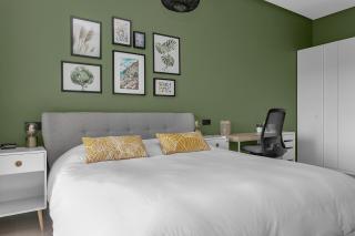 Luxurious Villa with Stunning Lake Views - Reykjavík - 6