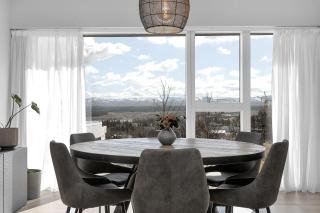 Luxurious Villa with Stunning Lake Views - 7