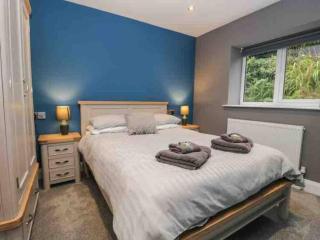 Quarry House,Chic and Quirky 3 Storey Home, Lake Access - 7