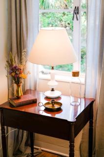 Cozy Renovated Vintage Modern House Downtown! - 5