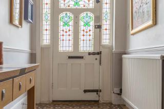 Modern Private Studio Room - 1