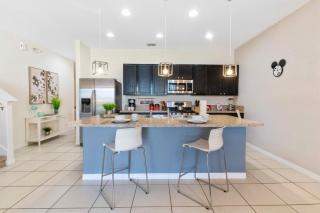 4722 Terrasonesta Drive - Davenport - 1