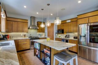 Ocean City Home with Fire Pit and Grill Walk to Beach - 9