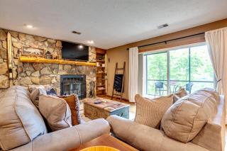 Serene Escape View Games Community Pools - Gatlinburg - 4