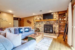 Serene Escape View Games Community Pools - Gatlinburg - 1