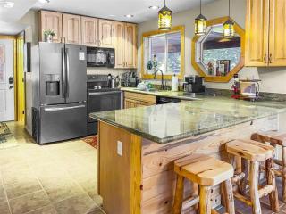 Tranquil Cabin - Private Hot Tub And Fire Pit! - Duck Creek Village - 3