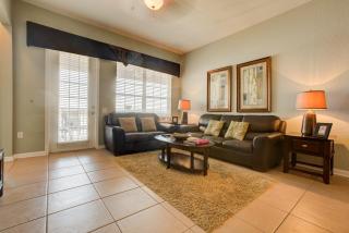 Lakeview Executive Penthouse - 2