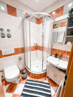 Zentrum, 4Personen, privater Parkplatz, WiFi, modern, ruhig - 9