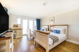 Carbis Bay - Luxury 3 Bed Penthouse Apartment with Sea Views Parking Sauna Balcony - Carbis Bay - 4