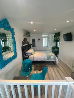 Studio Tavros - Bristol - 0