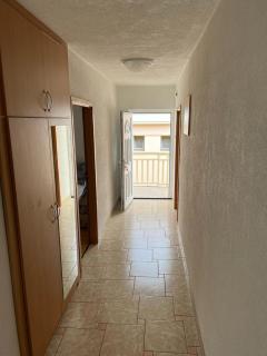 Apartments with free private parking - Baška Voda - 6
