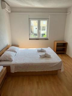 Apartments with free private parking - 2