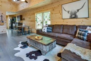 Furnished Deck and Fire Pit Serene Marshall Cabin! - Mars Hill - 6