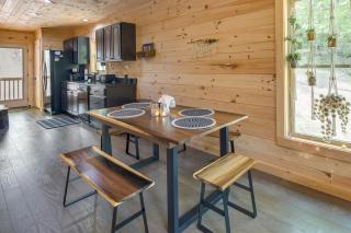 Furnished Deck and Fire Pit Serene Marshall Cabin! - Mars Hill - 4
