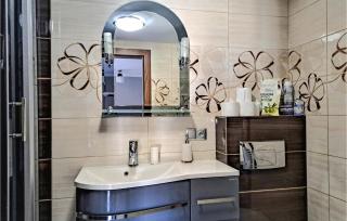 Awesome Home In Debnica Kaszubska - 1