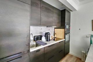 HENRI CAMILLE REAL ESTATE- Santiago - 2 bedrooms close Croisette - Cannes - 2