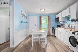 Cozy Coastal Cottage - Rockport - 6
