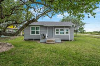 Cozy Coastal Cottage - Rockport - 4