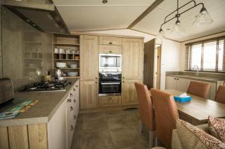 Beautiful Caravan With Stunning Sea Views At Haven Hopton Ref 80001H - 1